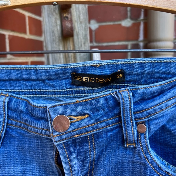 Ladies distressed Genetic Denim jeans, size 28, - Picture 3 of 6